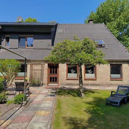 Ferienwohnung Zwischen Den Meeren - Schoene Und Gemuetliche Fewo Mit Garten Dorpstedt Exterior foto