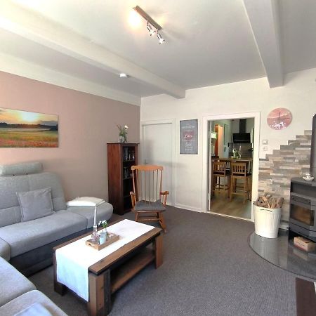 Ferienwohnung Zwischen Den Meeren - Schoene Und Gemuetliche Fewo Mit Garten Dorpstedt Exterior foto