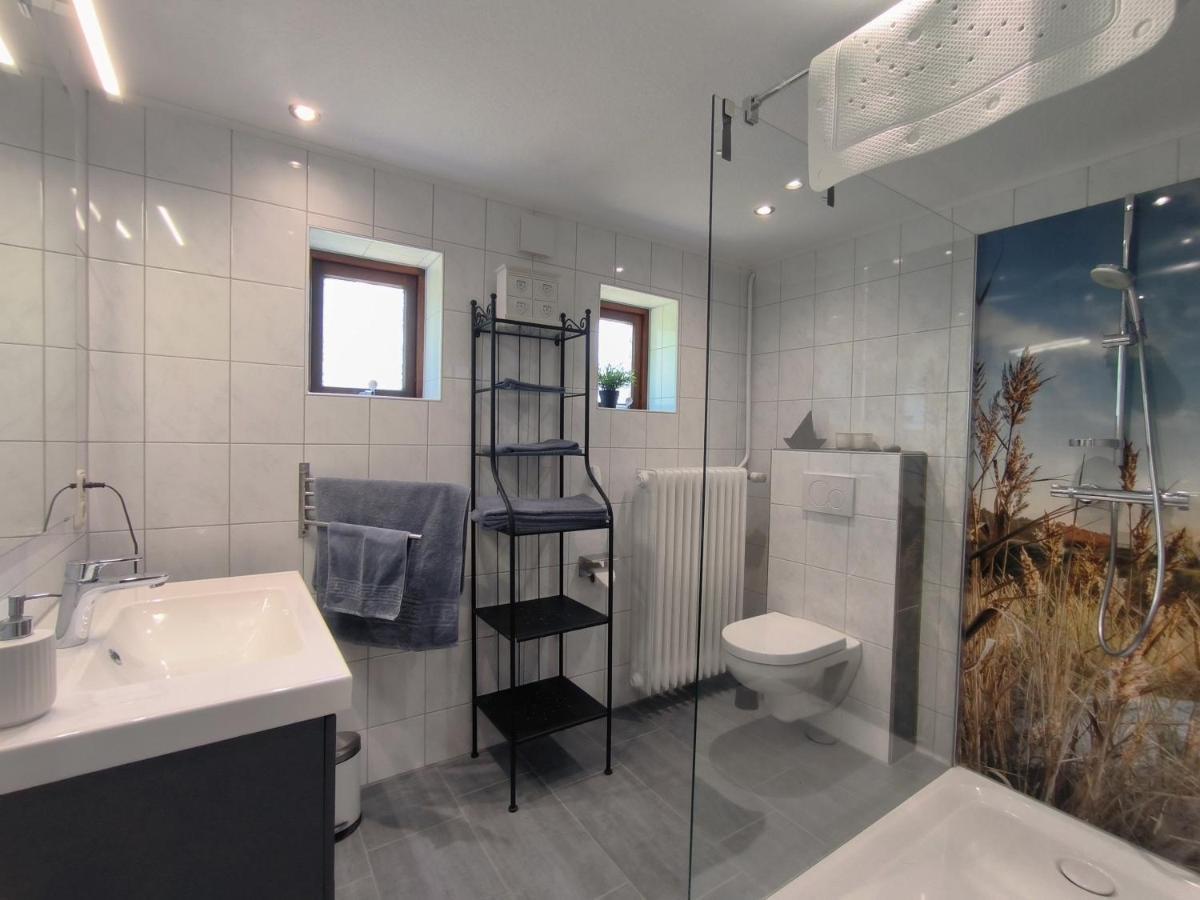 Ferienwohnung Zwischen Den Meeren - Schoene Und Gemuetliche Fewo Mit Garten Dorpstedt Exterior foto