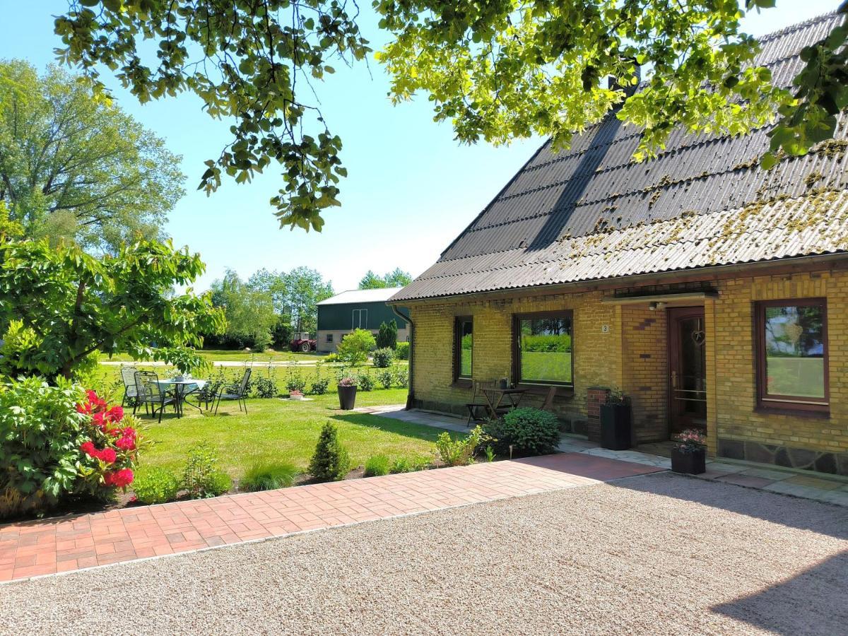Ferienwohnung Zwischen Den Meeren - Schoene Und Gemuetliche Fewo Mit Garten Dorpstedt Exterior foto