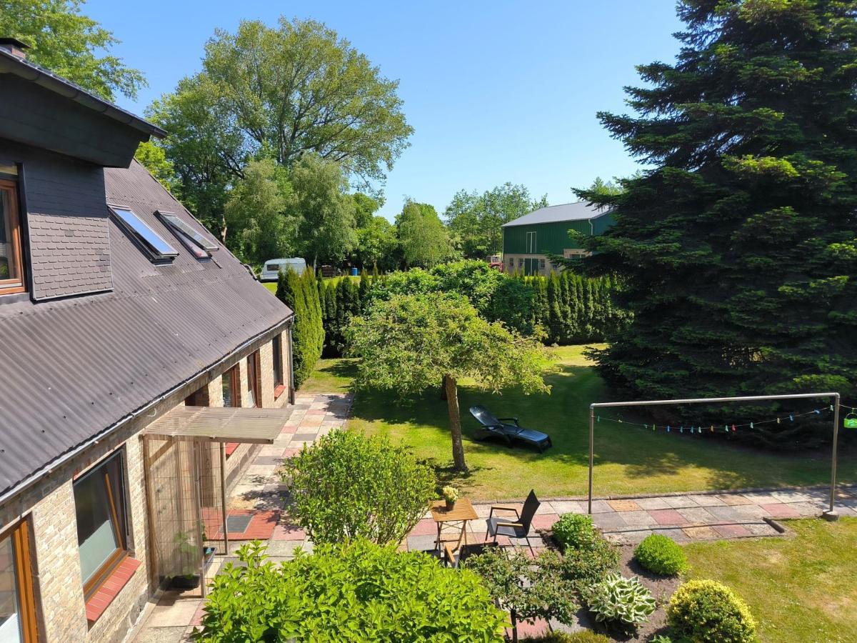 Ferienwohnung Zwischen Den Meeren - Schoene Und Gemuetliche Fewo Mit Garten Dorpstedt Exterior foto